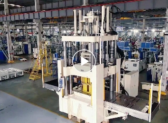 喜訊丨大禹又一臺超大型立式注塑機順利交付，顛覆汽車注塑件成型工藝